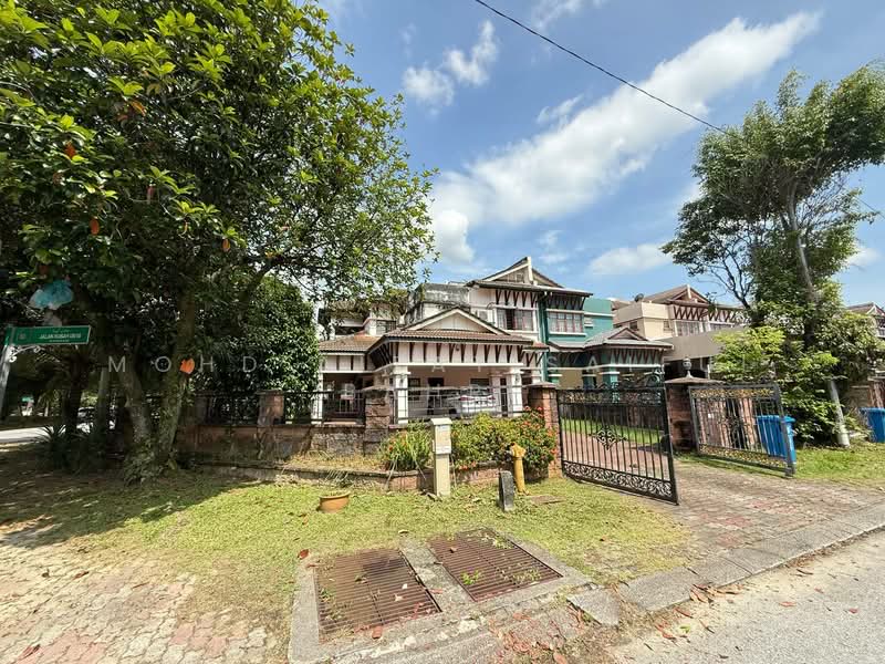 2-storey Terraced House for Sale in Bukit Jelutong (Shah Alam) - Mohd Aizat Saiful Bahri - Exterior - PropertyGuru.com.my