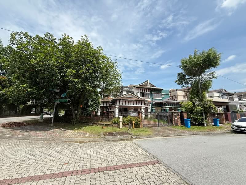 2-storey Terraced House for Sale in Bukit Jelutong (Shah Alam) - Mohd Aizat Saiful Bahri - Exterior - PropertyGuru.com.my