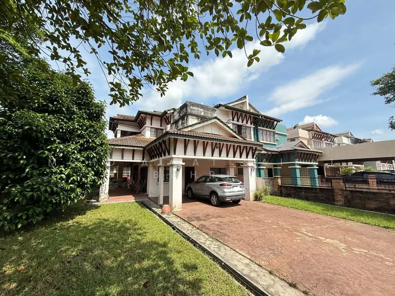 2-storey Terraced House for Sale in Bukit Jelutong (Shah Alam) - Mohd Aizat Saiful Bahri - Exterior - PropertyGuru.com.my