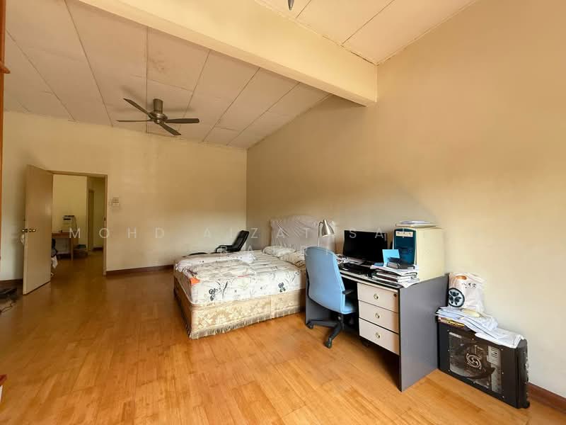2-storey Terraced House for Sale in Bukit Jelutong (Shah Alam) - Mohd Aizat Saiful Bahri - PropertyGuru.com.my