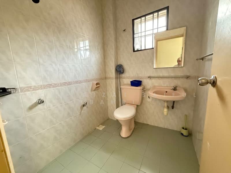 2-storey Terraced House for Sale in Bukit Jelutong (Shah Alam) - Mohd Aizat Saiful Bahri - PropertyGuru.com.my