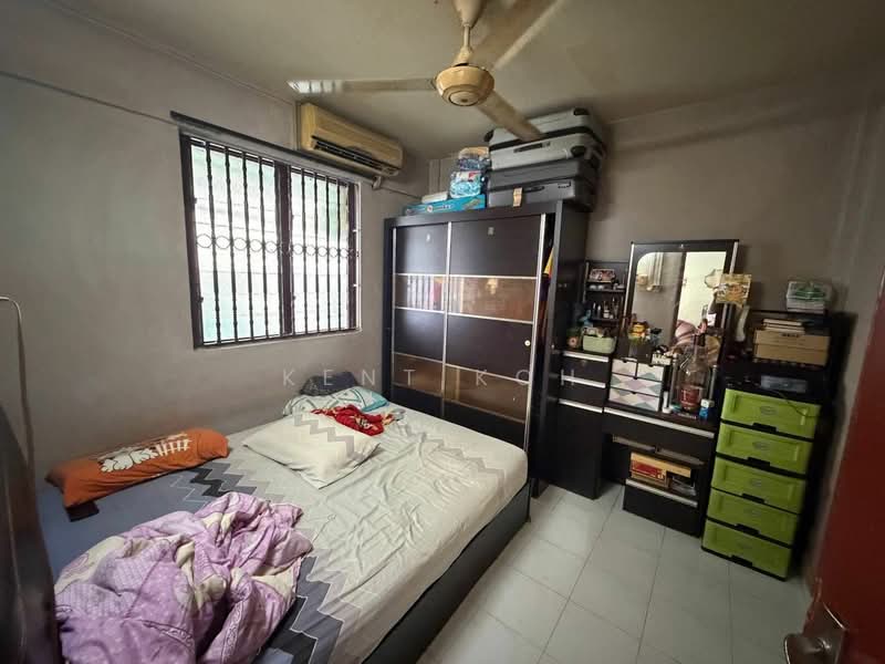 Flat for Sale at Flat Taman Ungku Tun Aminah - Kent Koh - Bedroom - PropertyGuru.com.my