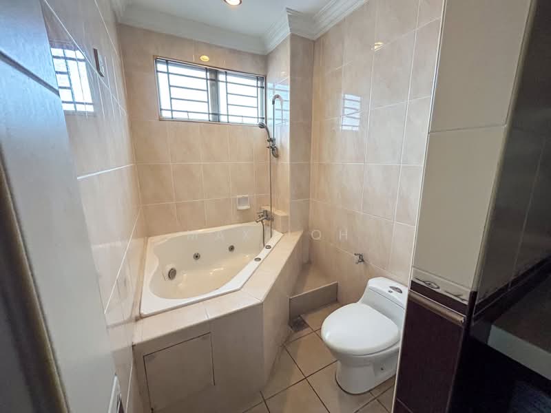 2-storey Terraced House for Sale in Kota Kemuning (Shah Alam) - Max Loh - Master Bedroom Toilet - PropertyGuru.com.my