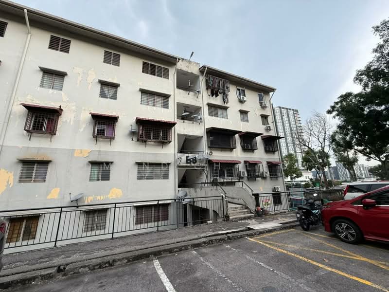 Pangsapuri untuk Dijual di Putra Permai Block B - Edmund CH Leow - Exterior - PropertyGuru.com.my