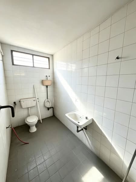Shop for Rent in Bandar Baru Tambun (Tambun) - Qazin Khoo - Bathroom - PropertyGuru.com.my