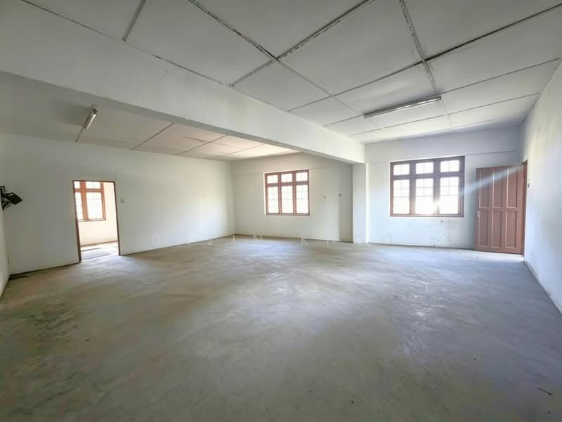 Shop for Rent in Bandar Baru Tambun (Tambun) - Qazin Khoo - Interior - PropertyGuru.com.my