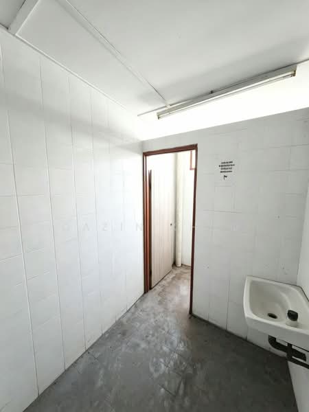 Shop for Rent in Bandar Baru Tambun (Tambun) - Qazin Khoo - Bathroom - PropertyGuru.com.my