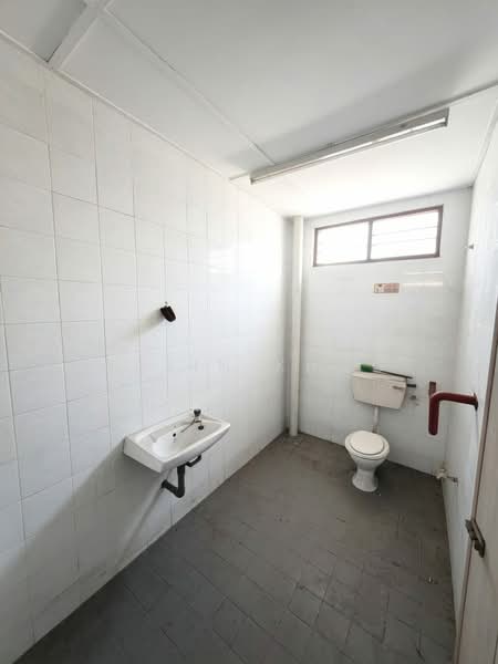 Shop for Rent in Bandar Baru Tambun (Tambun) - Qazin Khoo - Bathroom - PropertyGuru.com.my