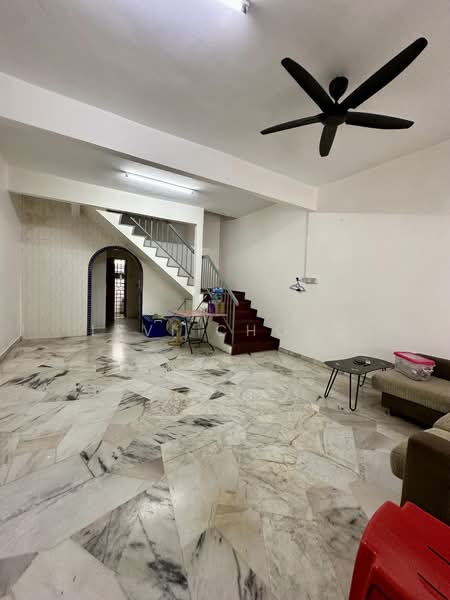 Rumah Teres 2 Tingkat untuk Dijual di Taman Ampang (Ipoh) - Levi Chong - Living Room - PropertyGuru.com.my