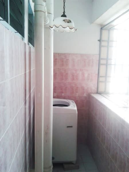 Pangsapuri untuk Disewa di Taman Pekaka Block 31 - Jerry Tan - Balcony - PropertyGuru.com.my