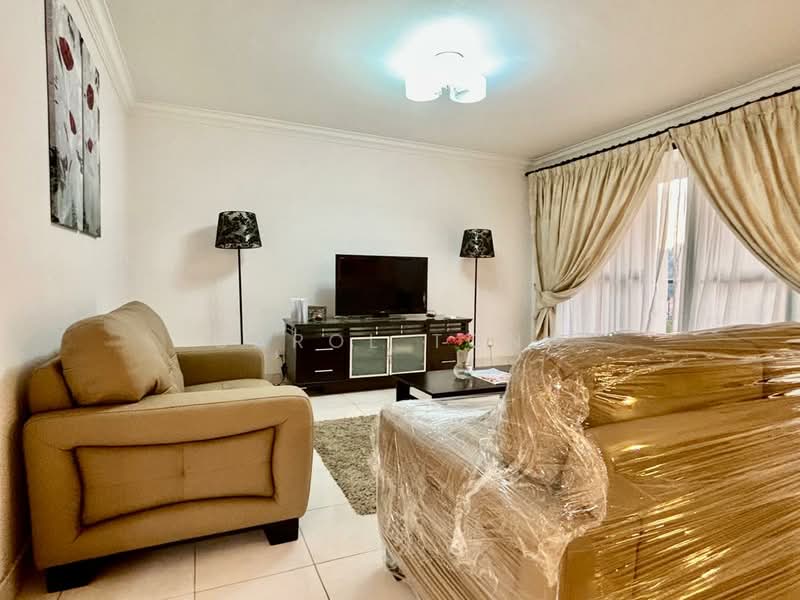 Kondominium untuk Disewa di Mont Kiara Astana - Carol Tong - Living Room - PropertyGuru.com.my