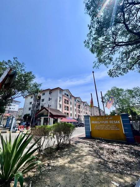 Pangsapuri untuk Dijual di Resak Apartment - Zuraini Soh - Exterior - PropertyGuru.com.my