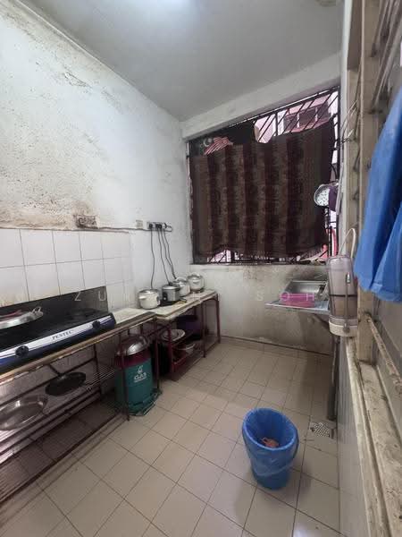 Pangsapuri untuk Dijual di Resak Apartment - Zuraini Soh - Kitchen - PropertyGuru.com.my