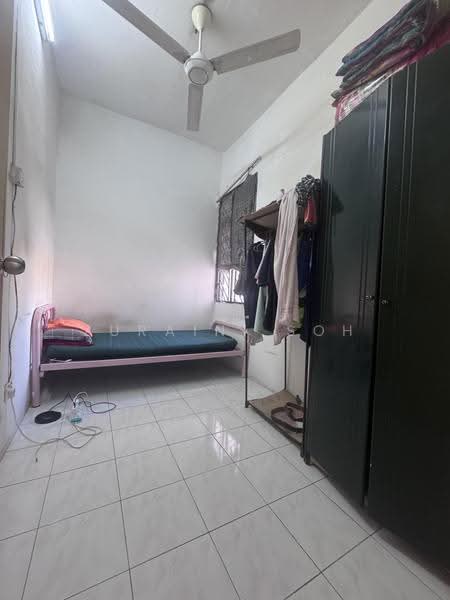 Pangsapuri untuk Dijual di Resak Apartment - Zuraini Soh - Bedroom - PropertyGuru.com.my