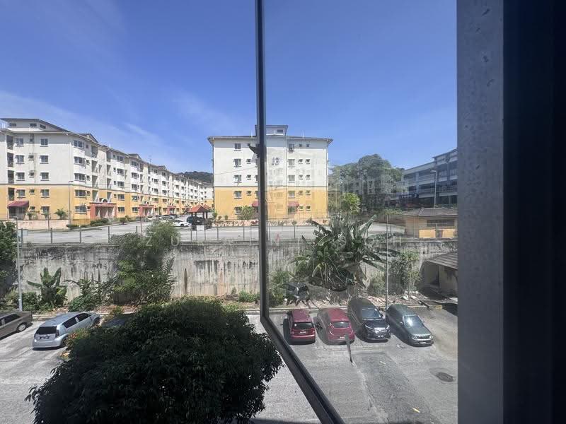 Pangsapuri untuk Dijual di Resak Apartment - Zuraini Soh - Exterior - PropertyGuru.com.my