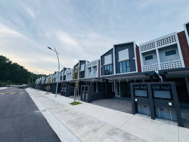 Rumah Teres 2 Tingkat untuk Dijual di Shah Alam (Selangor) - Mohd Fadzli - Exterior - PropertyGuru.com.my