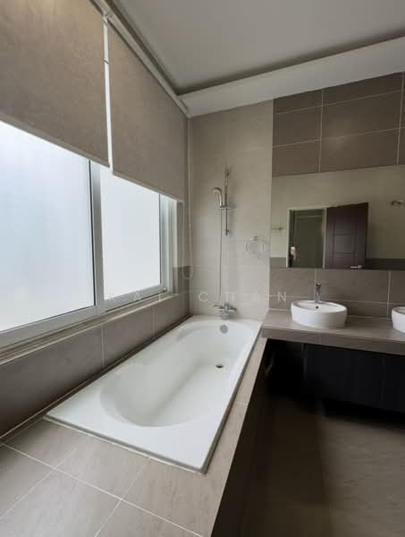 Rumah Berkembar untuk Dijual di Cyberjaya (Selangor) - Kai Chan - Bathroom - PropertyGuru.com.my
