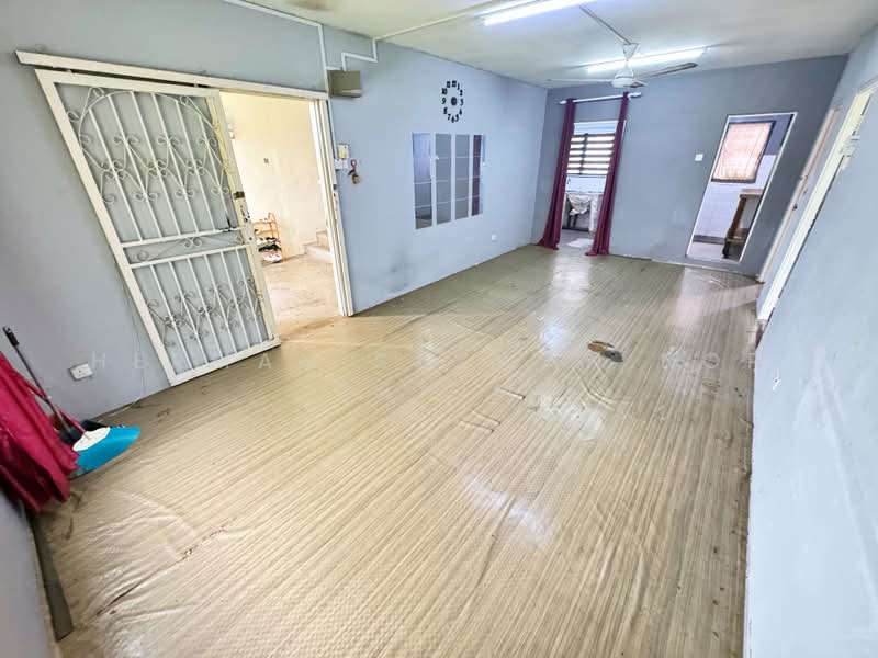 Rumah Flat untuk Dijual di PKNS Seksyen 6 Bandar Baru Bangi - Herman Sazwan Nor Rahim - Living Room - PropertyGuru.com.my