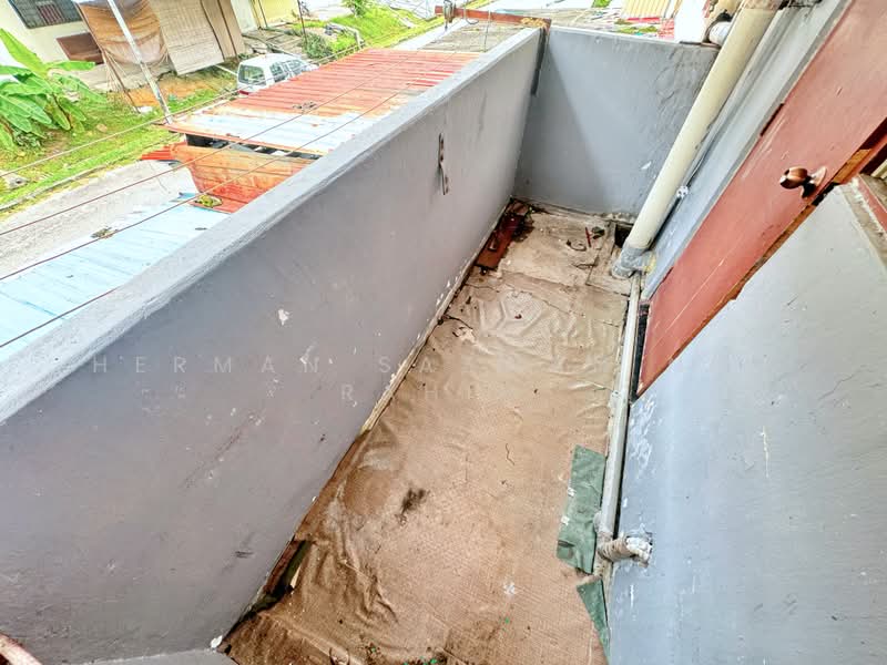 Rumah Flat untuk Dijual di PKNS Seksyen 6 Bandar Baru Bangi - Herman Sazwan Nor Rahim - Balcony - PropertyGuru.com.my