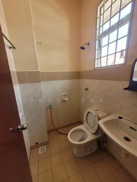 Rumah Teres 2 Tingkat untuk Dijual di Bandar Parklands (Klang) - Anddy Gan - Bathroom - PropertyGuru.com.my