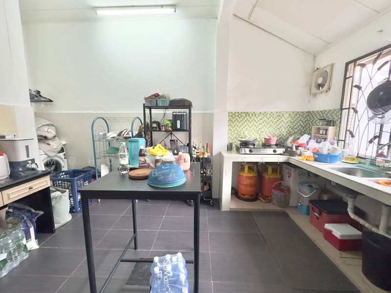 Rumah Teres 1 Tingkat untuk Dijual di Taman Dato Demang (Seri Kembangan) - Mohd Aizat Saiful Bahri - Kitchen - PropertyGuru.com.my