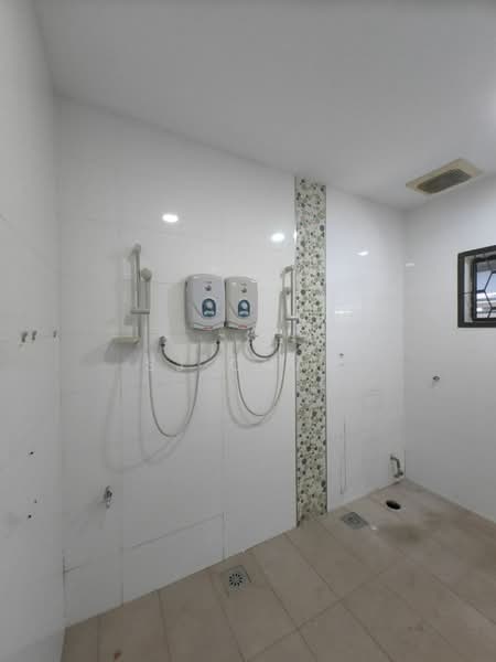 Bungalow for Rent in Taman Kebun Teh (Johor Bahru) - SJ CHAN - Bathroom - PropertyGuru.com.my