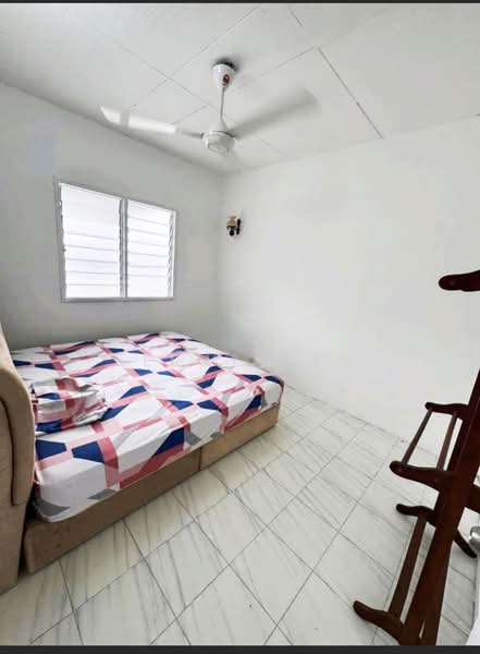 Rumah Flat untuk Disewa di Solok Sungai Ara - Jerry Tan - Bedroom - PropertyGuru.com.my