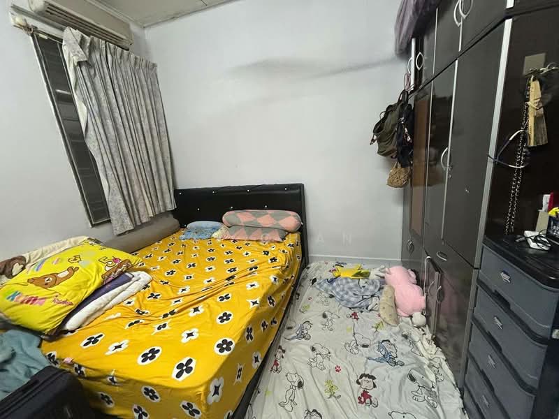 Rumah Teres 1 Tingkat untuk Disewa di Taman Puteri Wangsa (Ulu Tiram) - SJ CHAN - Bedroom - PropertyGuru.com.my