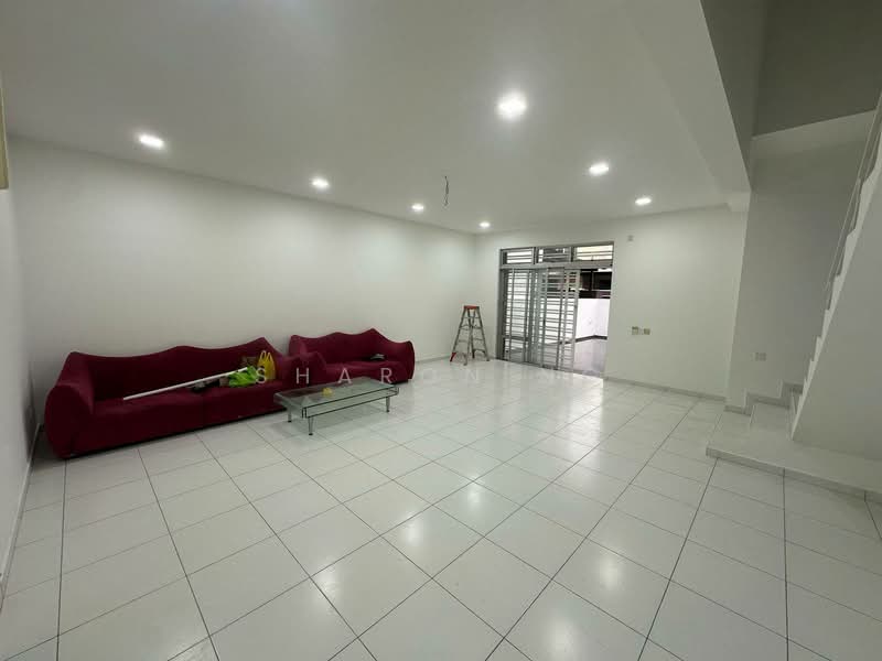 Rumah Teres 2 Tingkat untuk Dijual di Setia Tropika (Johor Bahru) - Sharon Ng - Living Room - PropertyGuru.com.my