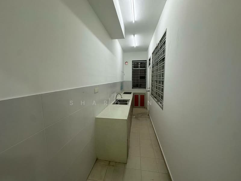 Rumah Teres 2 Tingkat untuk Dijual di Setia Tropika (Johor Bahru) - Sharon Ng - Kitchen - PropertyGuru.com.my