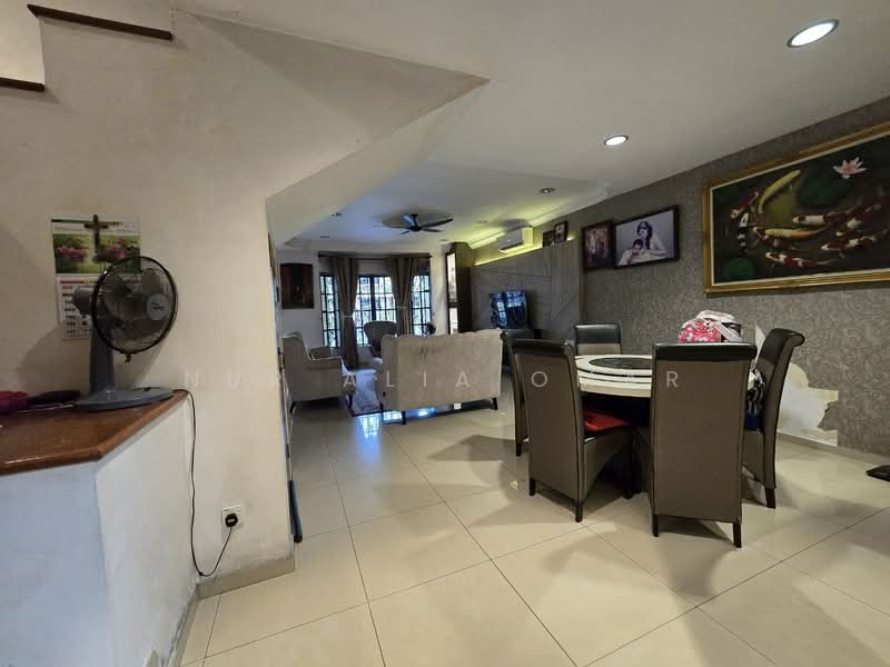 Rumah Teres 2 Tingkat untuk Dijual di Klang (Selangor) - Nur Alia Omar - Living Room - PropertyGuru.com.my