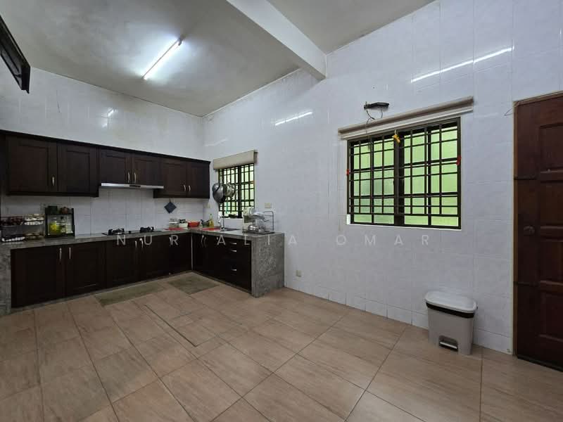 Rumah Teres 2 Tingkat untuk Dijual di Klang (Selangor) - Nur Alia Omar - Kitchen - PropertyGuru.com.my