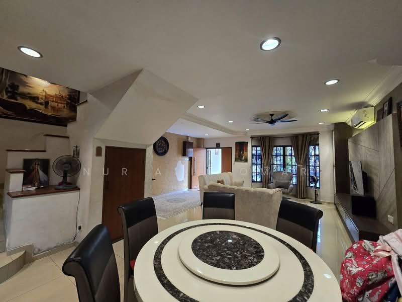 Rumah Teres 2 Tingkat untuk Dijual di Klang (Selangor) - Nur Alia Omar - Living Room - PropertyGuru.com.my