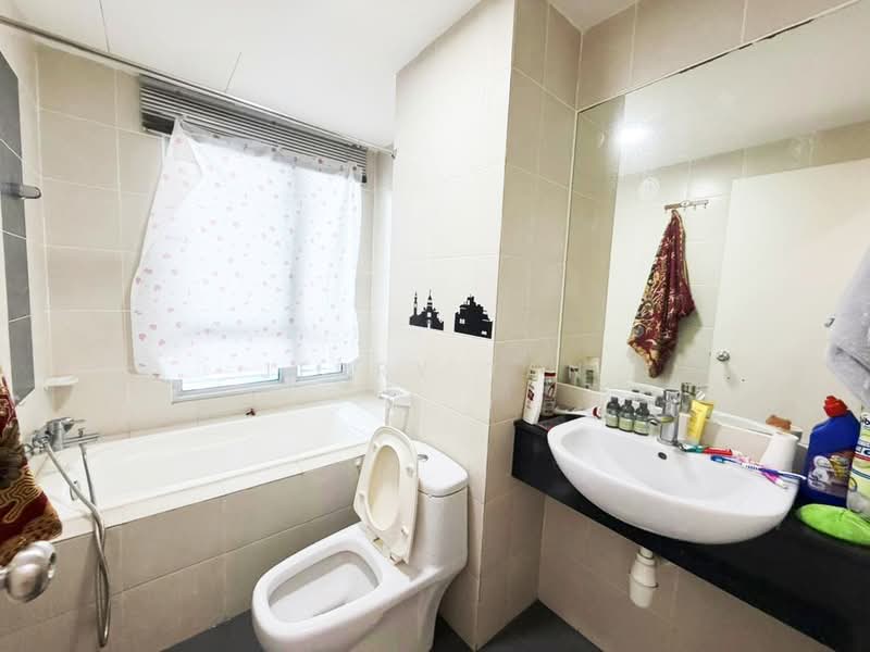 Kondominium untuk Disewa di The Peak Residences - Jerry Tan - Bathroom - PropertyGuru.com.my
