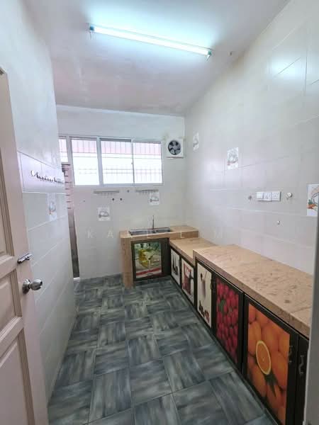 1-storey Terraced House for Sale in Taman Impian Emas (Skudai) - Karl Lim - Kitchen - PropertyGuru.com.my