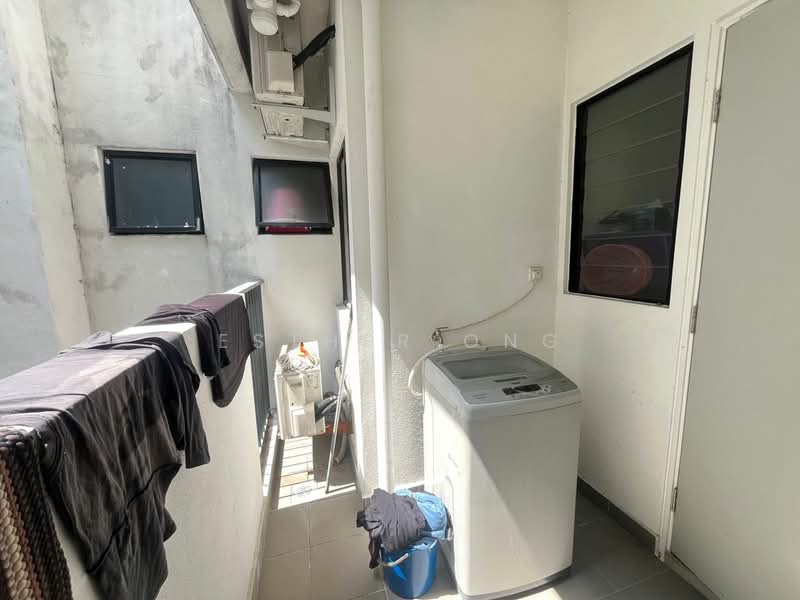 Kondominium untuk Disewa di The Greens (Residensi Hijauan) @ Subang West - Esther Ong - Balcony - PropertyGuru.com.my