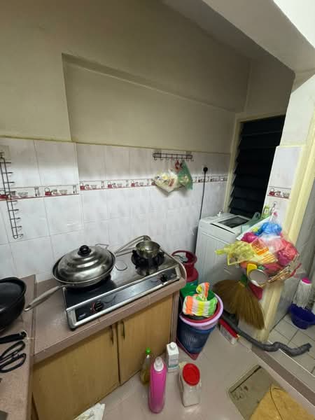 Pangsapuri untuk Dijual di Krystal Idaman - Amy Tan - Kitchen - PropertyGuru.com.my
