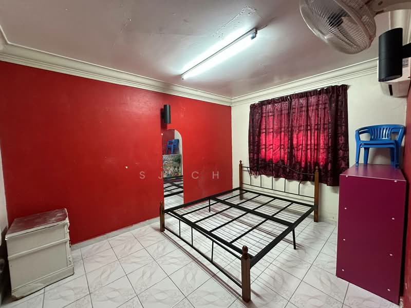 Rumah Teres untuk Disewa di Taman Damai Jaya (Skudai) - SJ CHAN - Bedroom - PropertyGuru.com.my