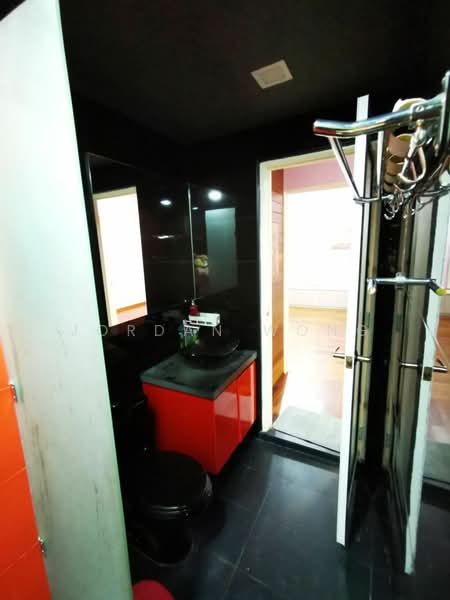 Pangsapuri untuk Dijual di Taman Larkin Idaman Plot C - Jordan Wong - Bathroom - PropertyGuru.com.my