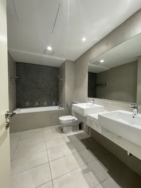 Servis Apartment untuk Disewa di Ooak Suites @ Kiara 163 - Gabriel Yap - Bathroom - PropertyGuru.com.my