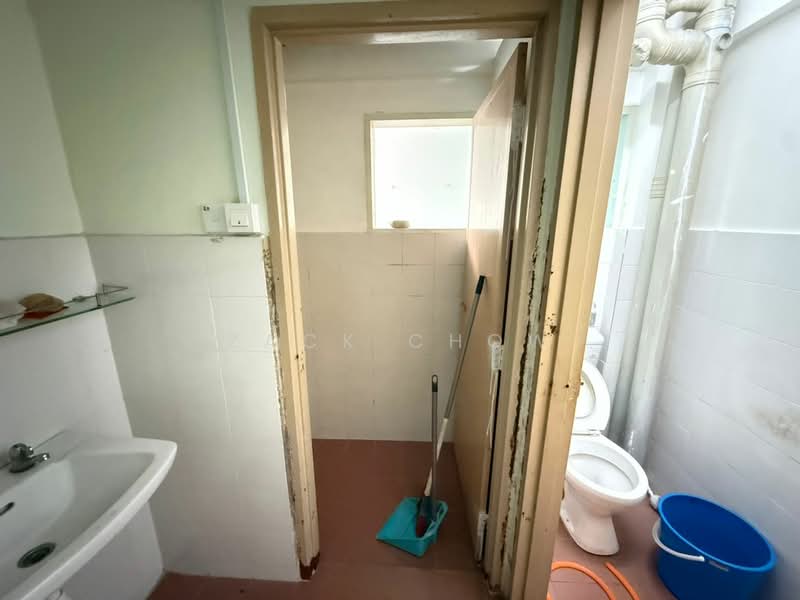 Flat for Sale at Taman Plentong Utama - Zack Chow - Bathroom - PropertyGuru.com.my