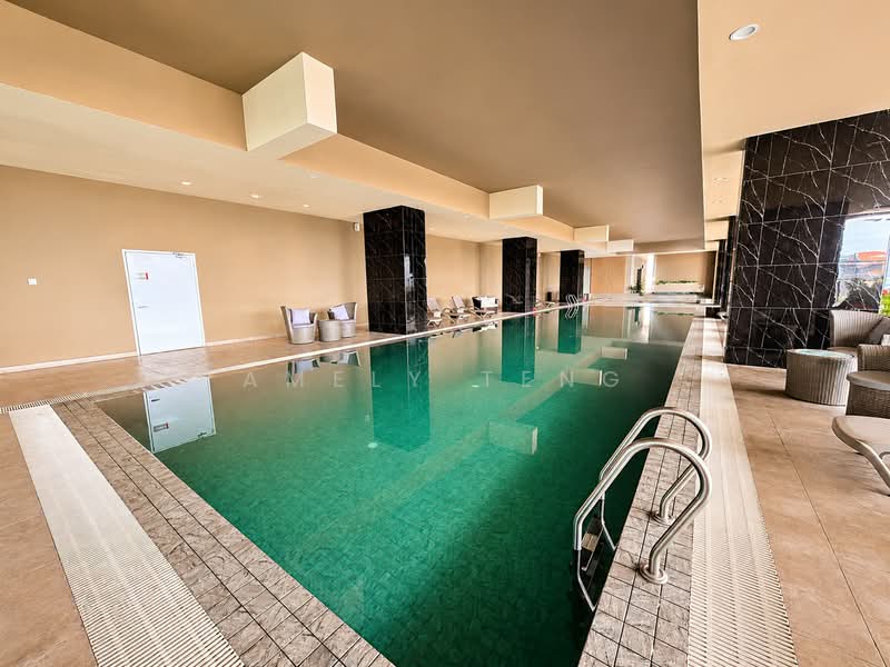 Servis Apartment untuk Disewa di Bond Suites @ ICC - Amely Teng - Pool - PropertyGuru.com.my