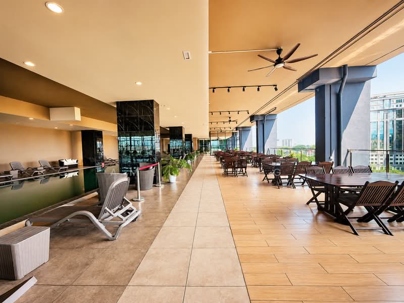 Servis Apartment untuk Disewa di Bond Suites @ ICC - Amely Teng - Pool - PropertyGuru.com.my