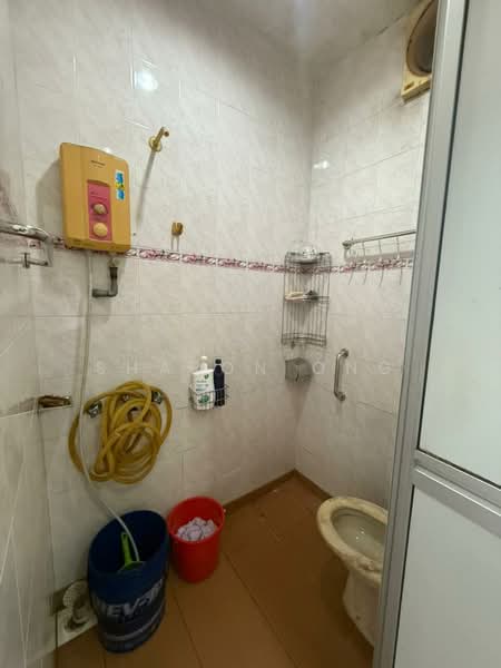 Rumah Teres 1 Tingkat untuk Dijual di Taman Desa Jaya (Johor Bahru) - Sharon Ong - Bathroom - PropertyGuru.com.my