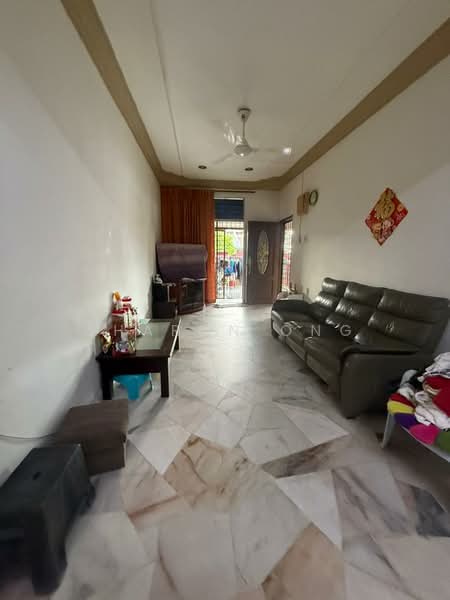 Rumah Teres 1 Tingkat untuk Dijual di Taman Desa Jaya (Johor Bahru) - Sharon Ong - Living Room - PropertyGuru.com.my