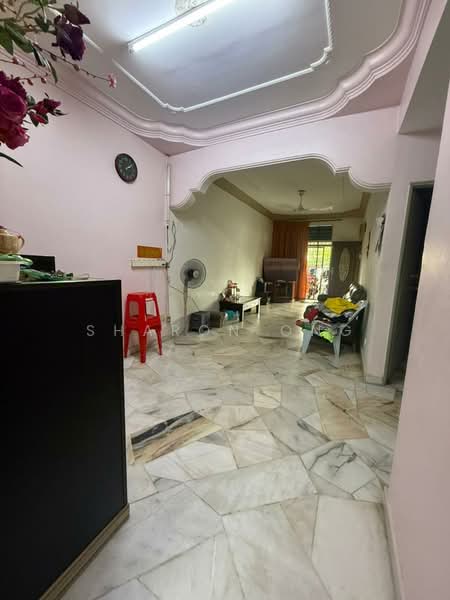 Rumah Teres 1 Tingkat untuk Dijual di Taman Desa Jaya (Johor Bahru) - Sharon Ong - Living Room - PropertyGuru.com.my