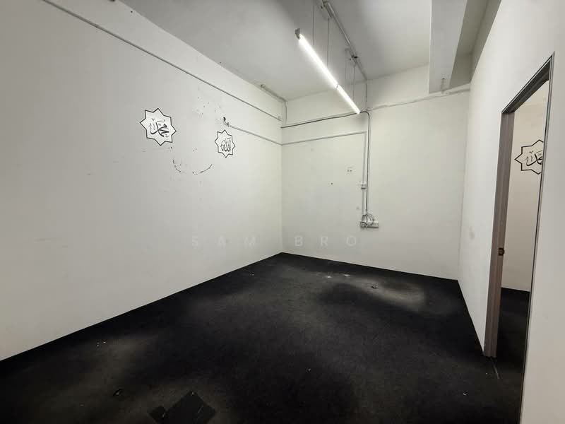 Shop for Sale in Taman Lian Seng (Kluang) - Sam Bro - Interior - PropertyGuru.com.my