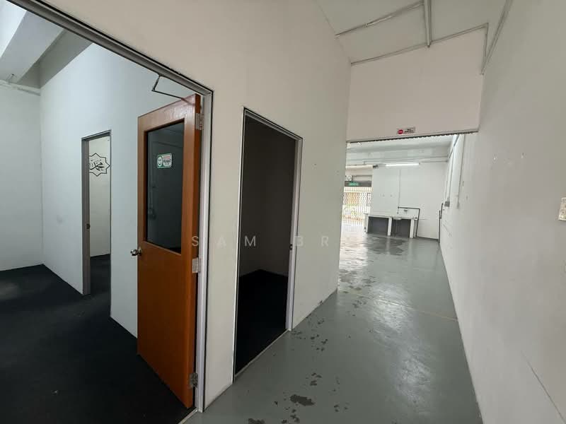 Shop for Sale in Taman Lian Seng (Kluang) - Sam Bro - Interior - PropertyGuru.com.my