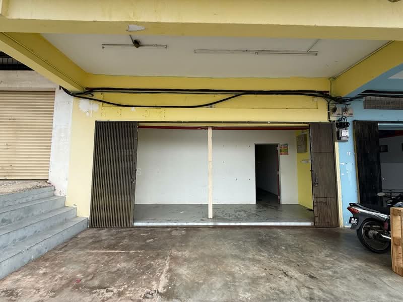 Shop for Sale in Taman Lian Seng (Kluang) - Sam Bro - Exterior - PropertyGuru.com.my