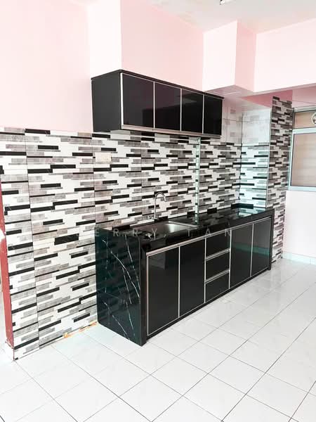 Pangsapuri untuk Disewa di The Rise Collection 2 - Jerry Tan - Kitchen - PropertyGuru.com.my